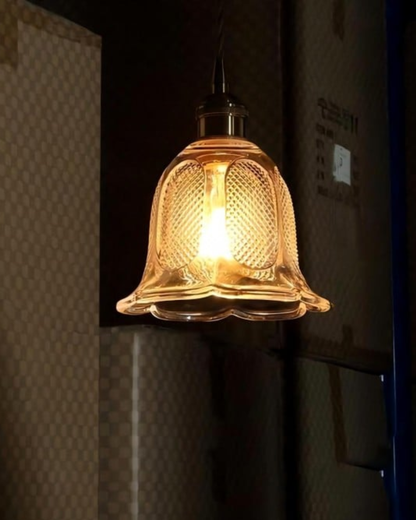 Flower shade pendant lamp