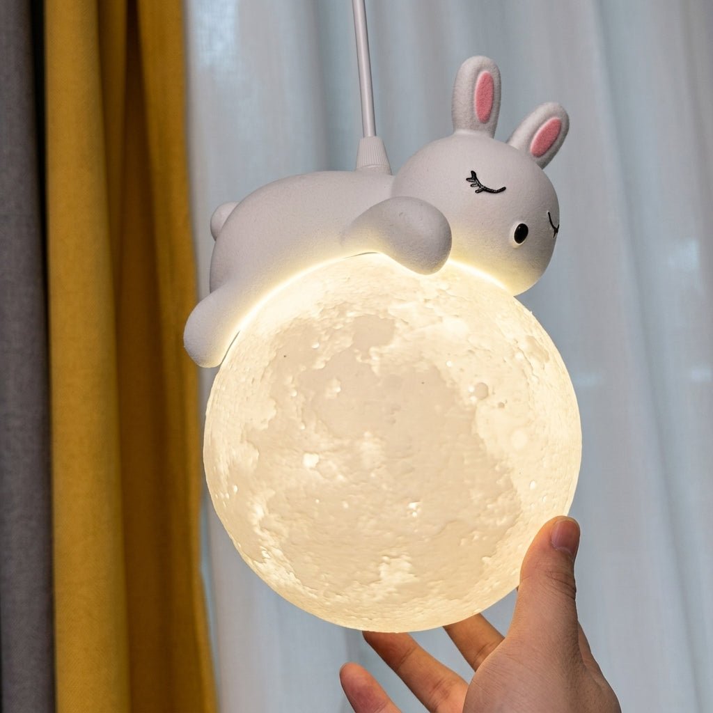Závěsné svítidlo Měsíc s figurkou