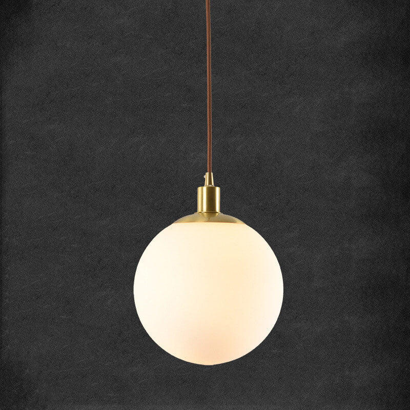Skleněná kulová závěsná lampa