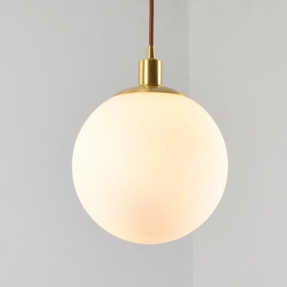Skleněná kulová závěsná lampa