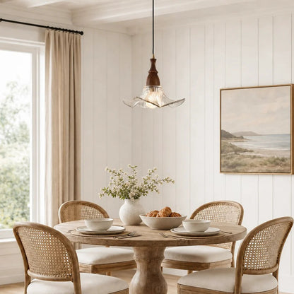 Flower-shaped pendant lamp