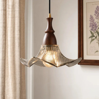 Flower-shaped pendant lamp