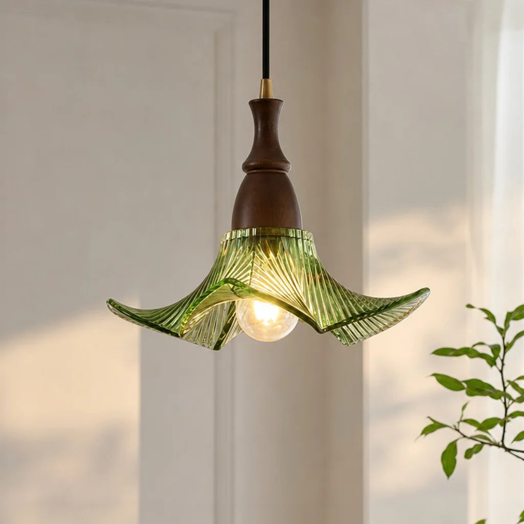 Flower-shaped pendant lamp