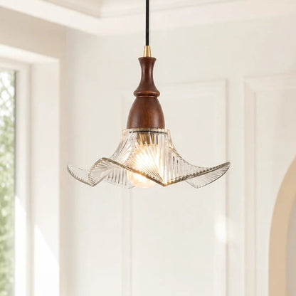 Flower-shaped pendant lamp