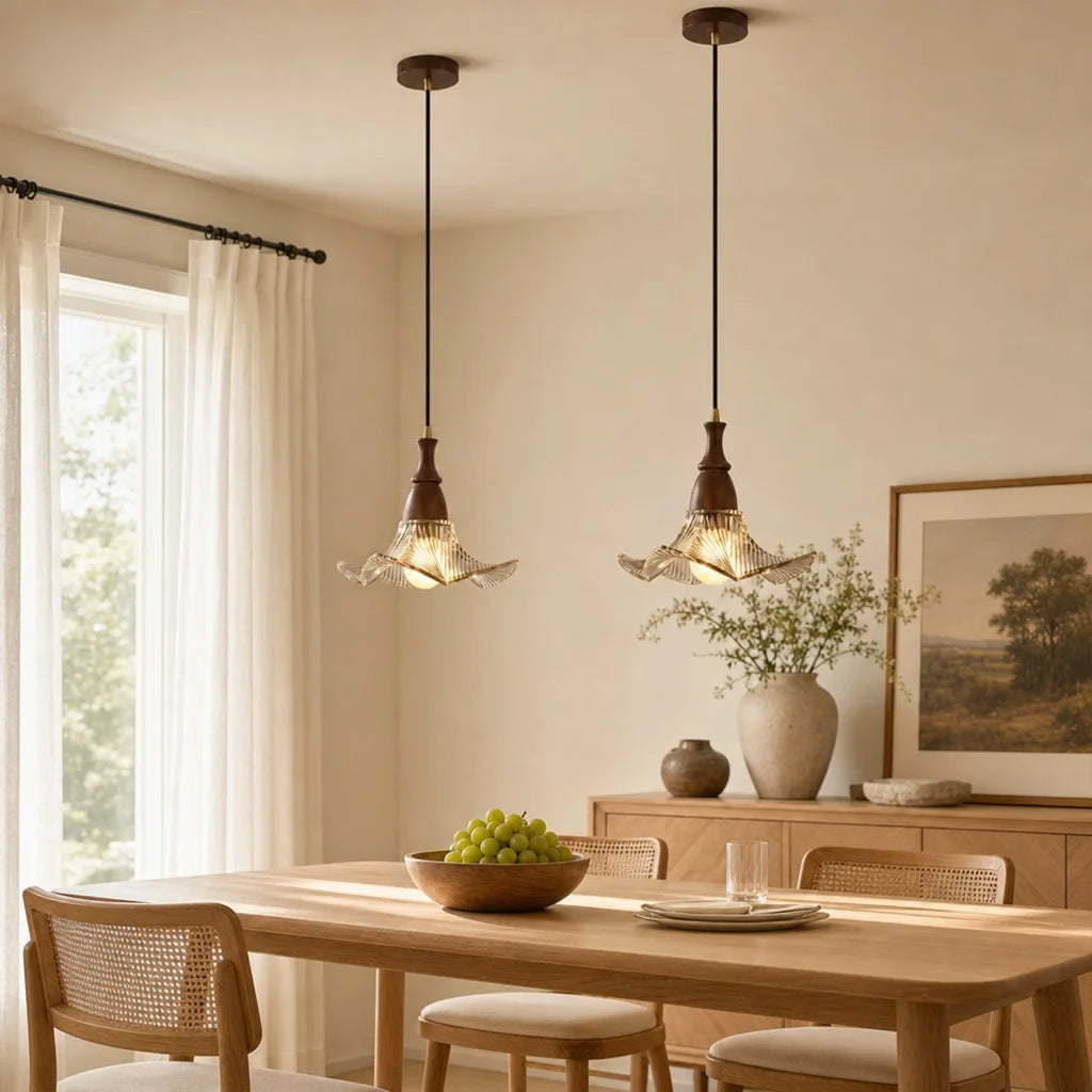 Flower-shaped pendant lamp
