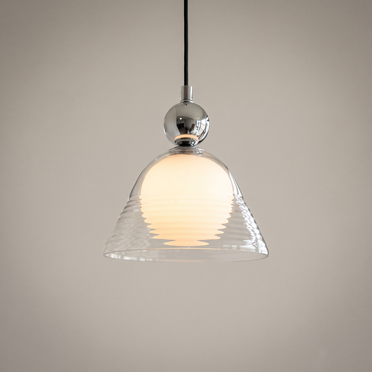 Lampa wisząca szklana kula