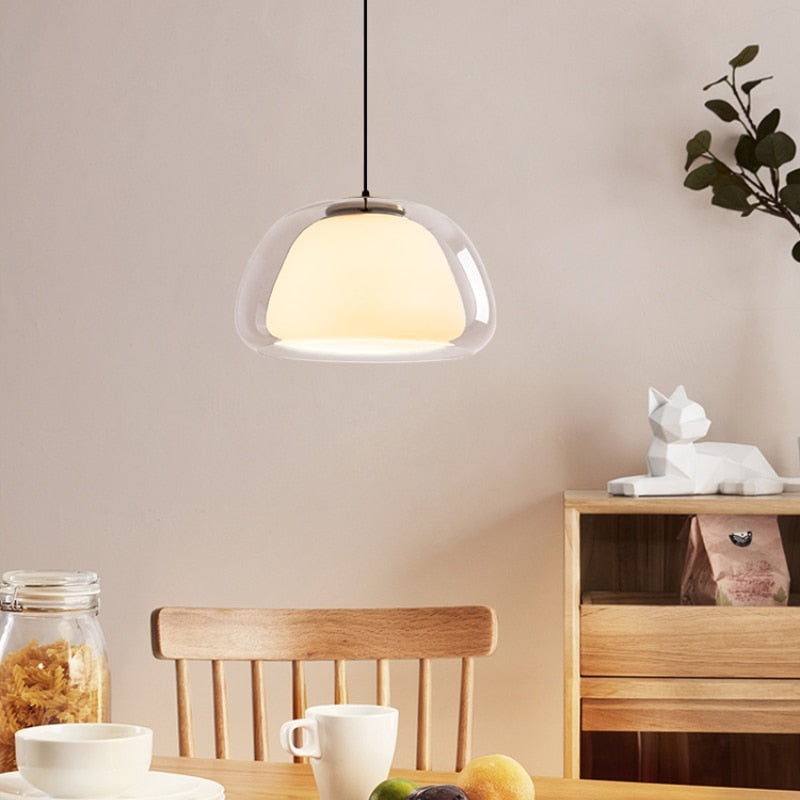 Skleněná kulová závěsná lampa