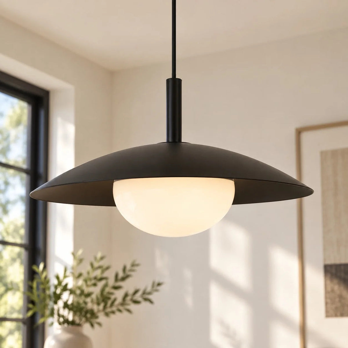 Lampe suspendue en forme d’assiette