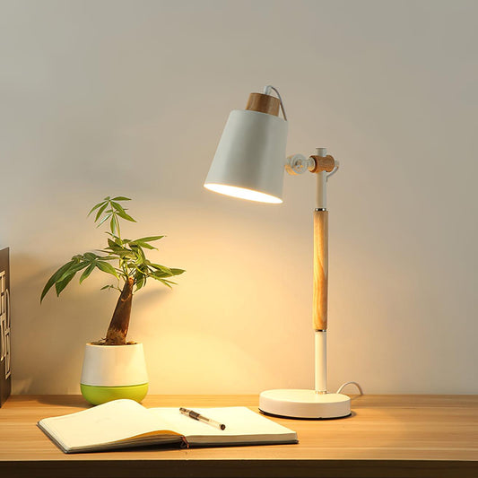 Lampka biurkowa z regulowanym kloszem