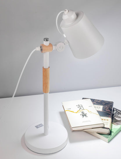 Desk lamp with adjustable shade