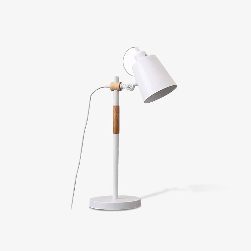 Desk lamp with adjustable shade