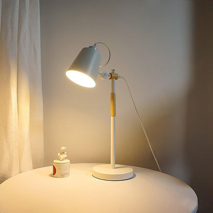 Desk lamp with adjustable shade