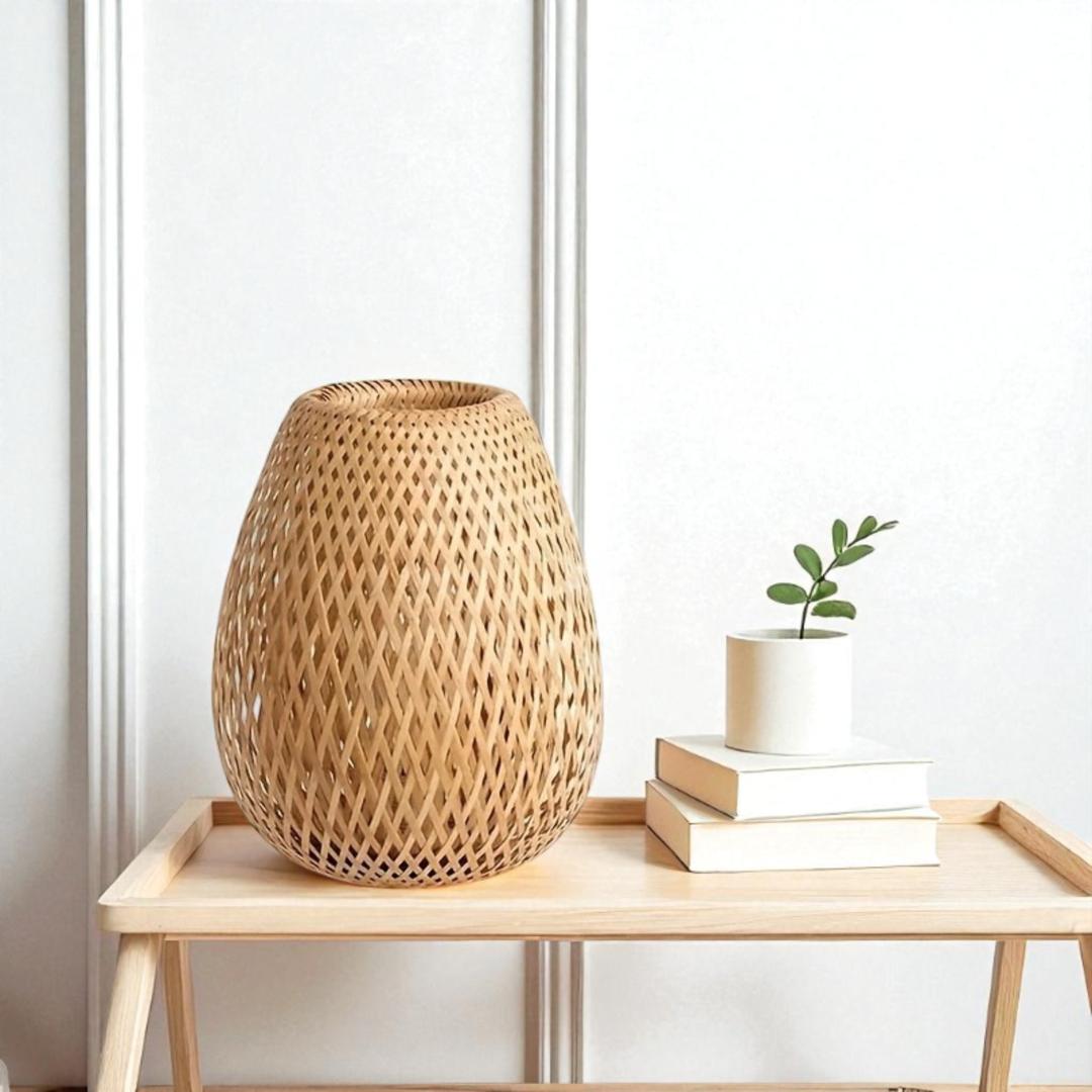 Lampe de table en bambou ajouré