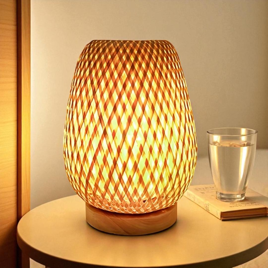 Lampe de table en bambou ajouré