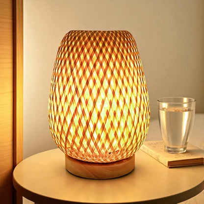 Lampe de table en bambou ajouré