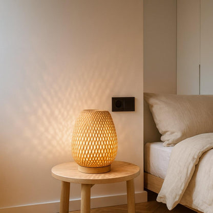 Lampe de table en bambou ajouré