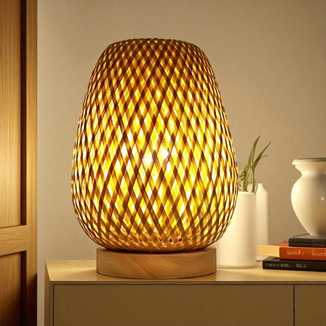 Lampe de table en bambou ajouré