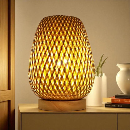 Lampe de table en bambou ajouré