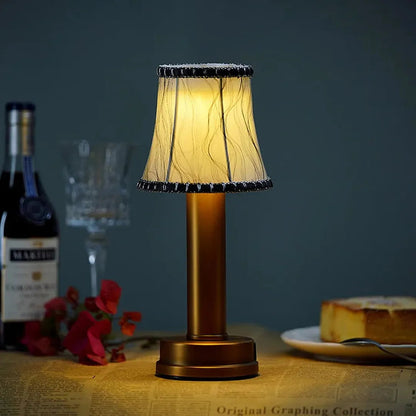 Textilní stolní LED lampička
