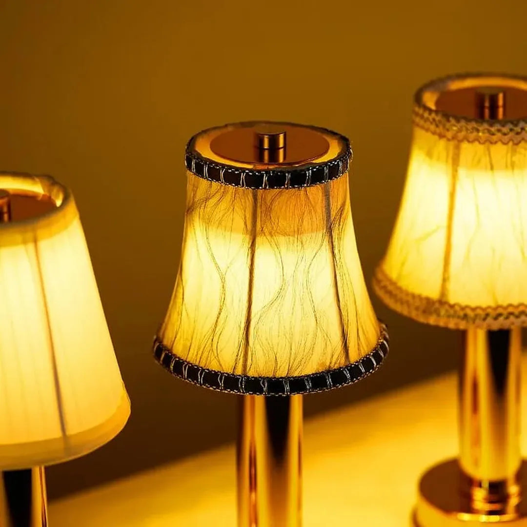 Textilní stolní LED lampička
