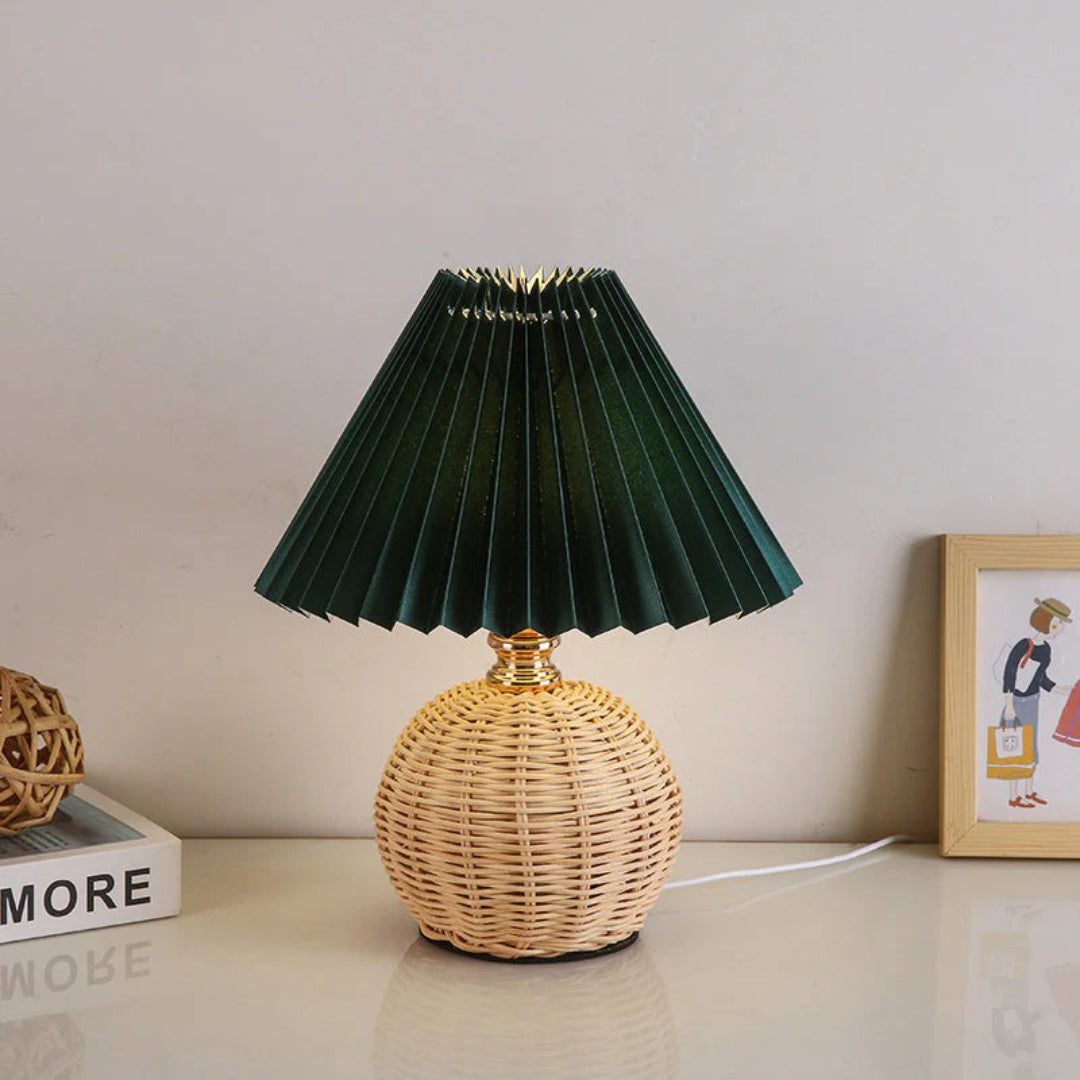 Pletená stolní lampička