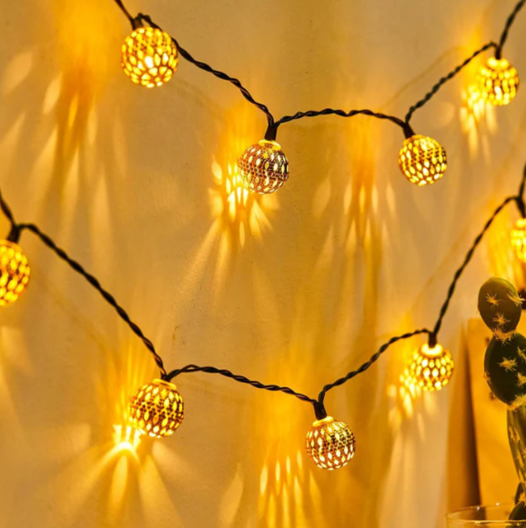 Openwork solar ball lights