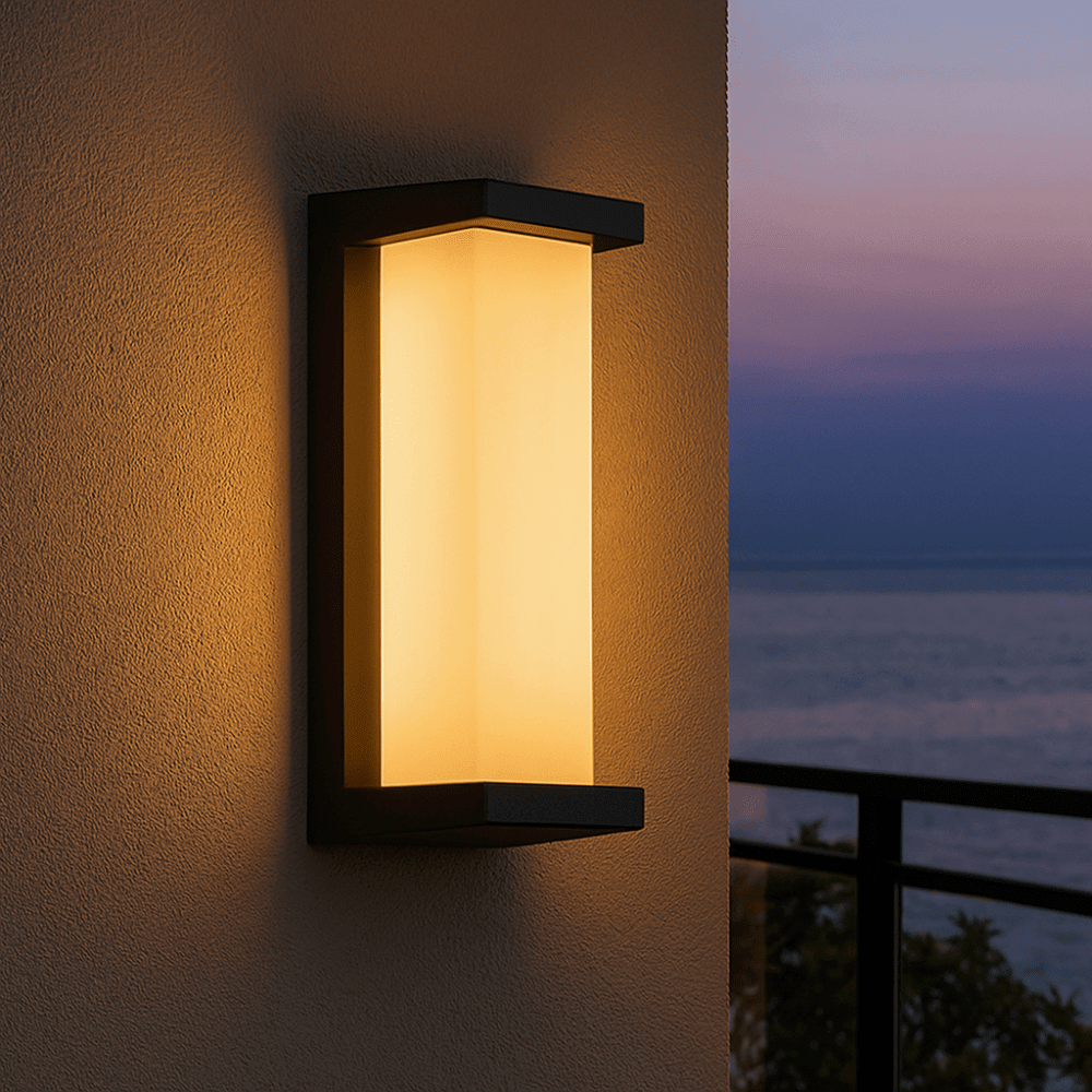 Outdoor LED wall light with sensor