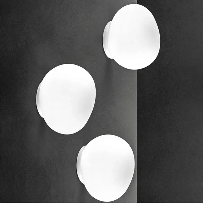 Egg-shaped wall lamp