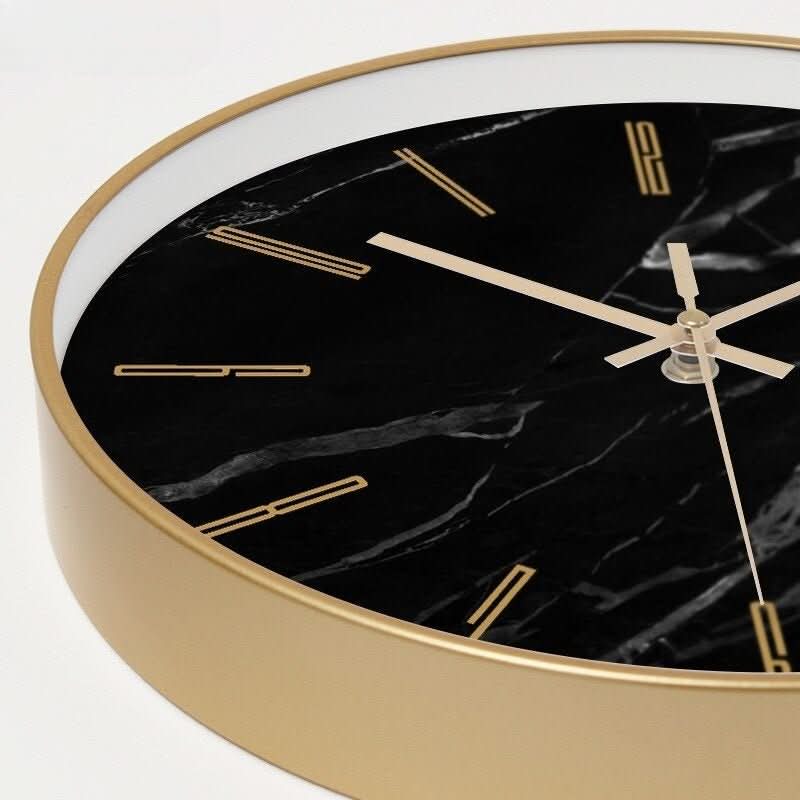 Horloge murale avec finition en marbre