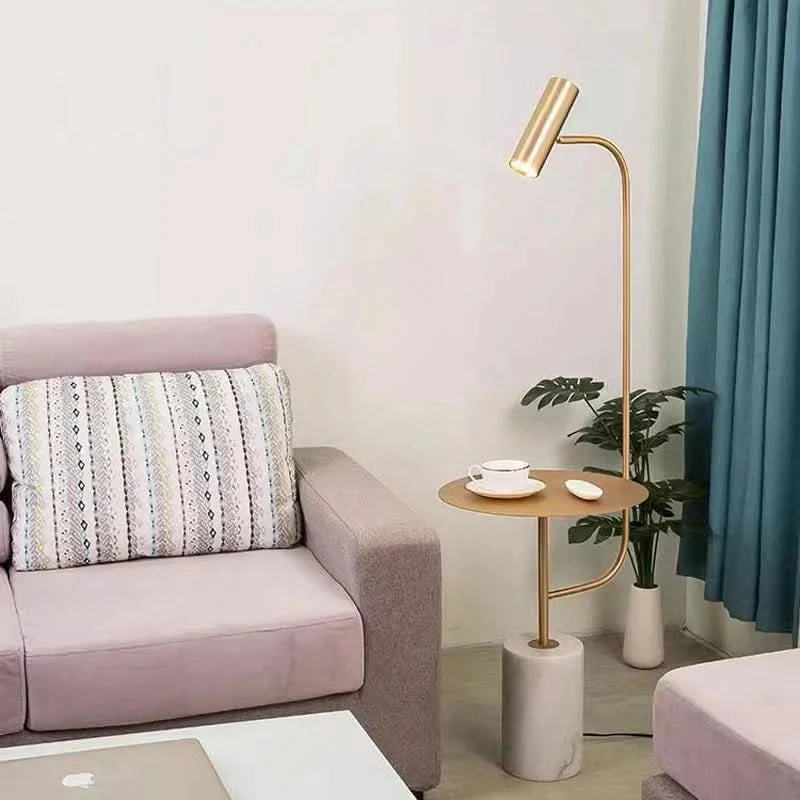 Lampa podłogowa ze stolikiem pomocniczym