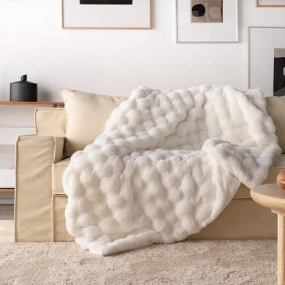 Double-layered fur blanket