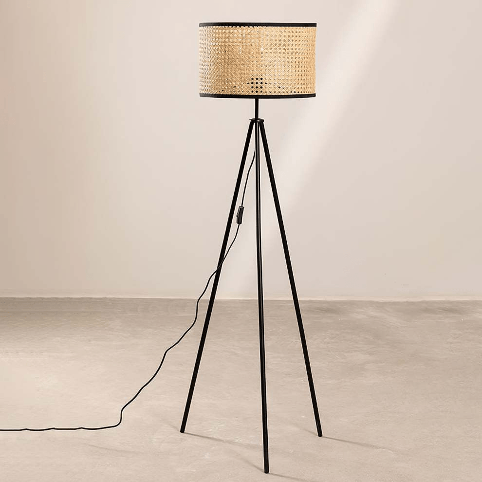 Lampa podłogowa na trójnogu z oprawą E27, zasilanie sieciowe, wysokość 150 cm