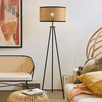 Lampa podłogowa na trójnogu z oprawą E27, zasilanie sieciowe, wysokość 150 cm