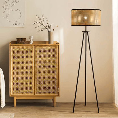 Lampa podłogowa na trójnogu z oprawą E27, zasilanie sieciowe, wysokość 150 cm