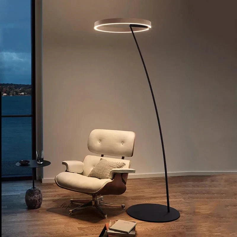 Lampa podłogowa LED w stylu skandynawskim z regulowaną wysokością i trzonkiem E27