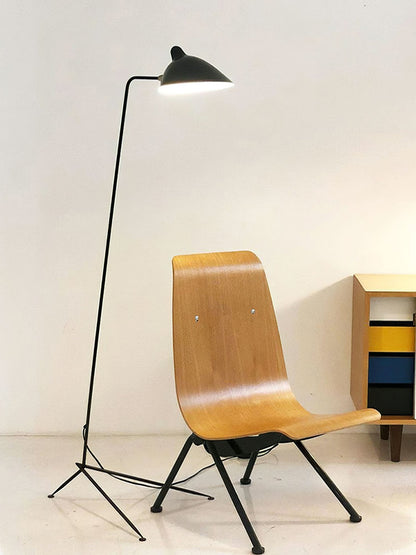 Lampa podłogowa z trzema regulowanymi ramionami i gwintem E27