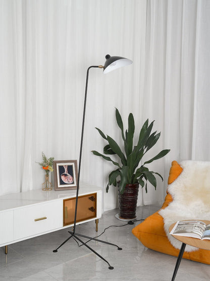 Lampa podłogowa z trzema regulowanymi ramionami i gwintem E27