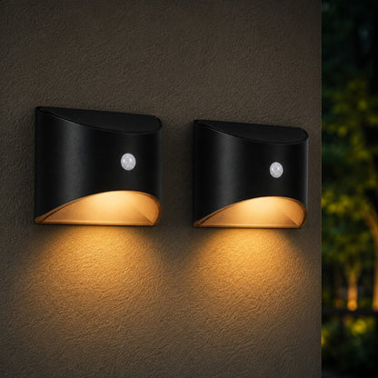 Solární nástěnné svítidlo s pohybovým senzorem