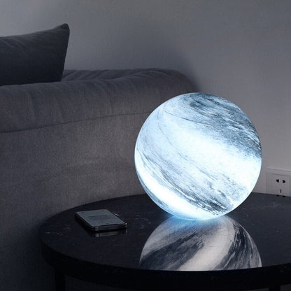 Skleněná LED lampička ve tvaru měsíce