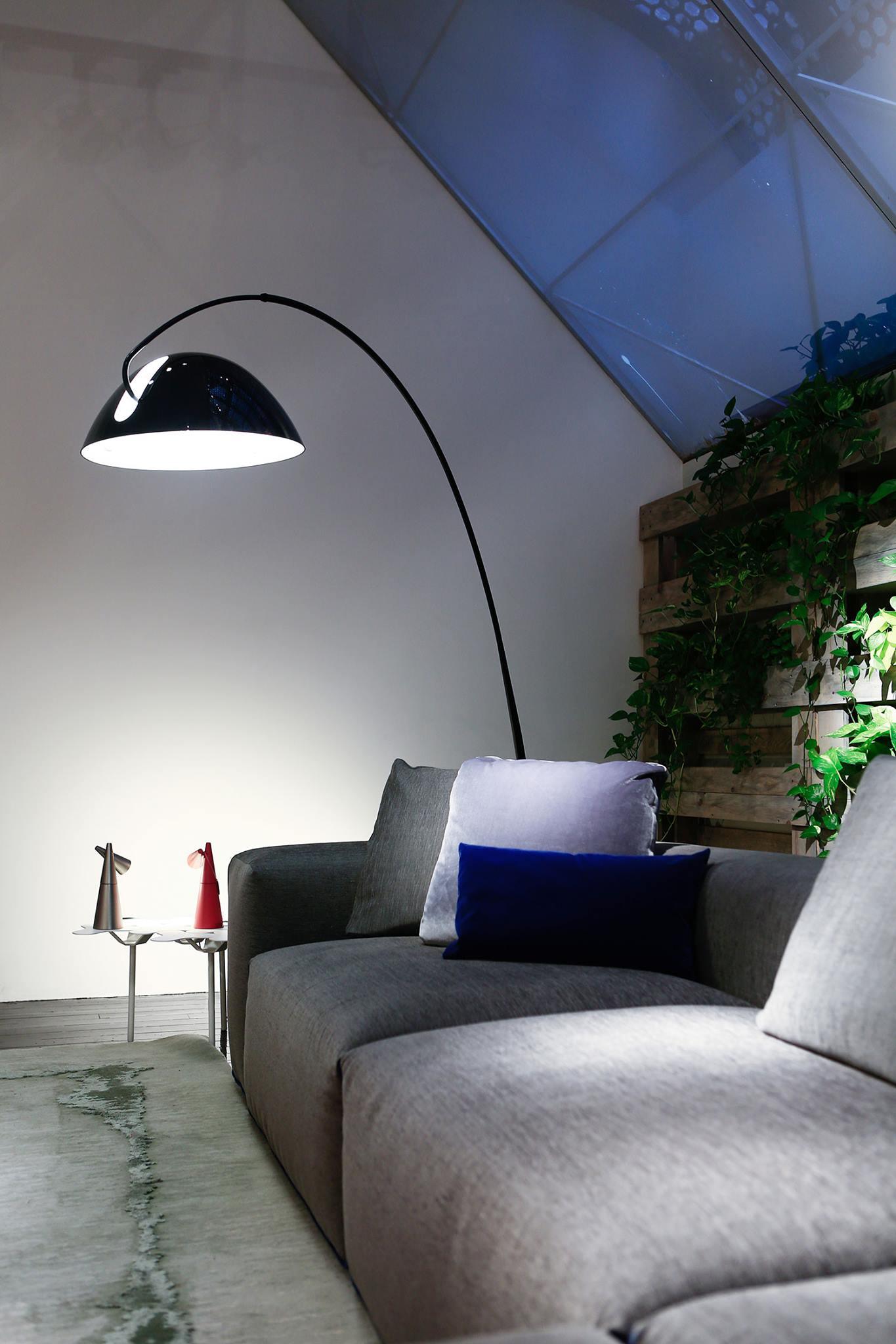Lampa podłogowa łukowa E27 z regulowanym ramieniem, oświetlenie do wnętrz