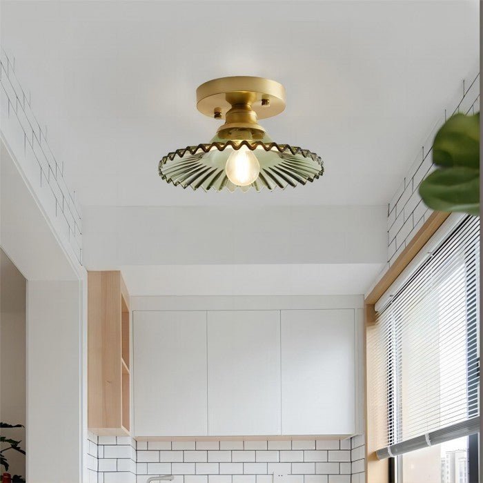 Szklana lampa sufitowa z gwintem E14 i dekoracyjnym kloszem w kształcie kwiatu
