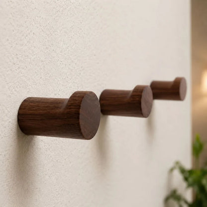 Wall-mounted hooks, set of 4 or 6 pieces.